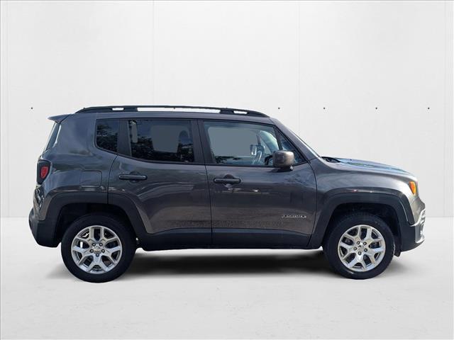 Photo of 2016 Granite Crystal Metallic Clearcoat Jeep Renegade
