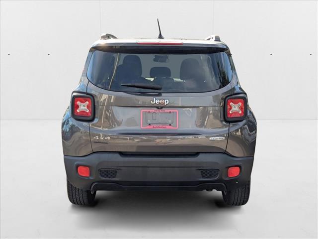 Photo of 2016 Granite Crystal Metallic Clearcoat Jeep Renegade