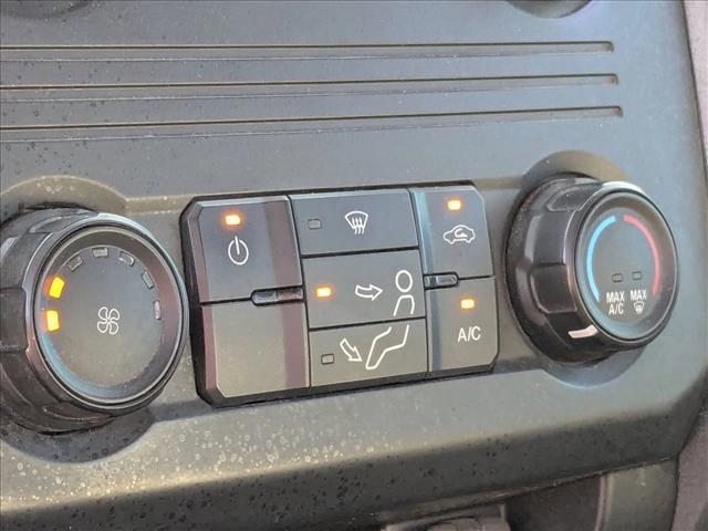 Photo of 2017 Oxford White Ford F-250