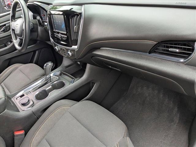 Photo of 2018 Silver Ice Metallic Chevrolet Traverse