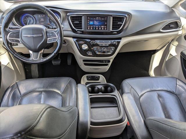 Photo of 2020 Velvet Red Pearlcoat Chrysler Pacifica