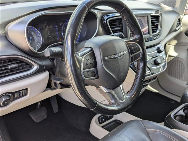 Photo of 2020 Velvet Red Pearlcoat Chrysler Pacifica