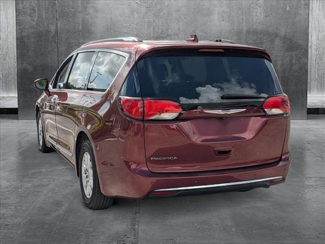 Photo of 2020 Velvet Red Pearlcoat Chrysler Pacifica