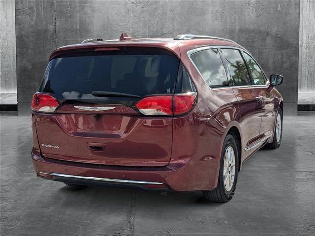 Photo of 2020 Velvet Red Pearlcoat Chrysler Pacifica