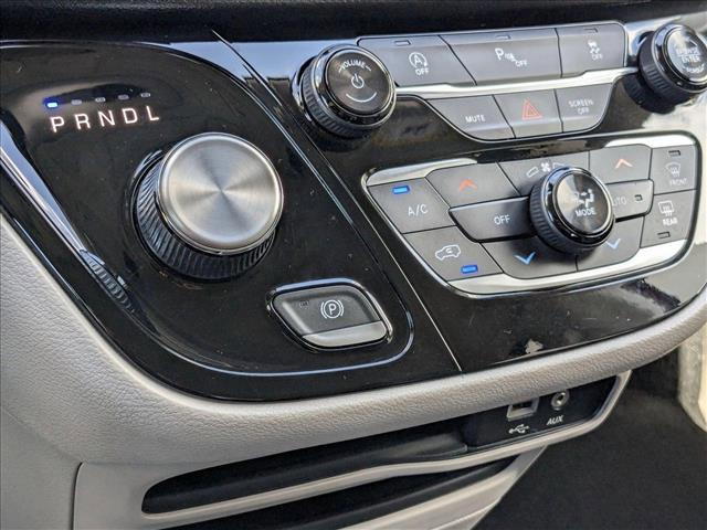 Photo of 2020 Velvet Red Pearlcoat Chrysler Pacifica