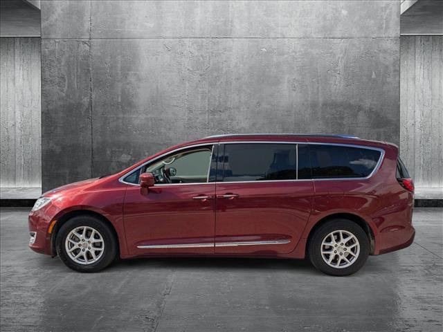 Photo of 2020 Velvet Red Pearlcoat Chrysler Pacifica