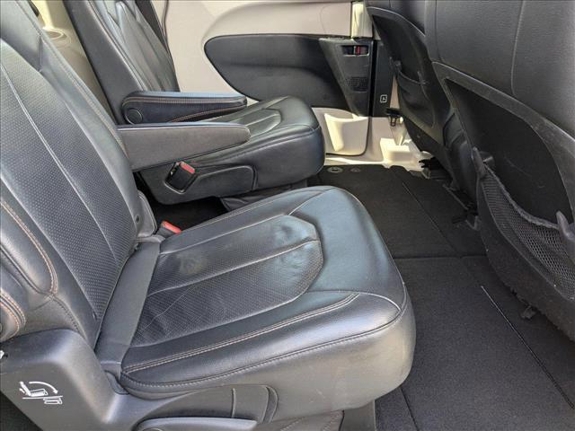 Photo of 2020 Velvet Red Pearlcoat Chrysler Pacifica