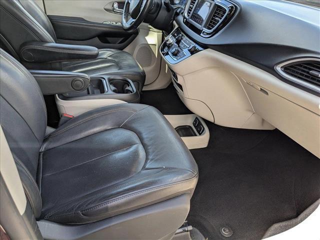 Photo of 2020 Velvet Red Pearlcoat Chrysler Pacifica