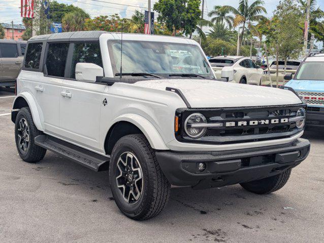 Photo of 2025 Oxford White Ford Bronco