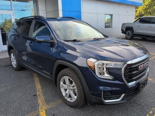 Photo of 2022 Marine Metallic GMC Terrain