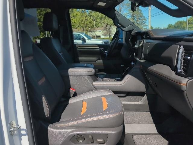 Photo of 2024 Summit White GMC Sierra 2500