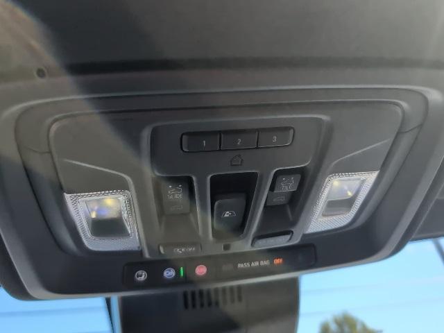 Photo of 2024 Summit White GMC Sierra 2500