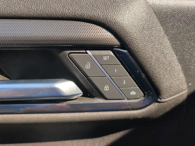 Photo of 2024 Summit White GMC Sierra 2500