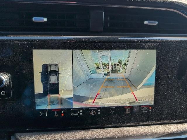 Photo of 2024 Summit White GMC Sierra 2500