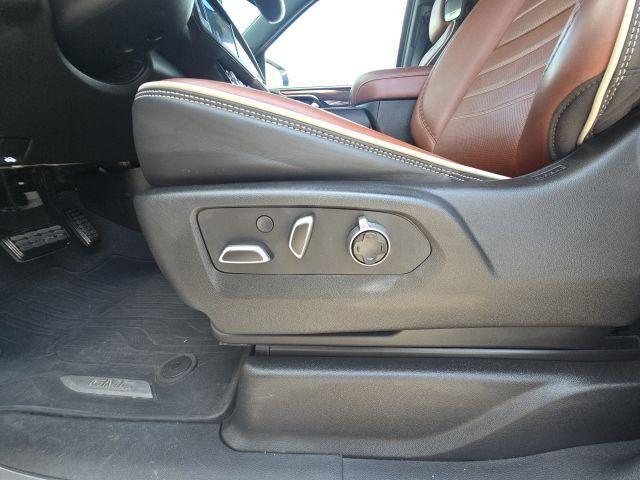Photo of 2024 White Frost Tri-Coat GMC Yukon