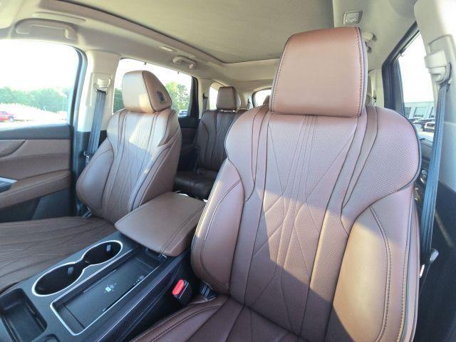 Photo of 2025 White Acura MDX