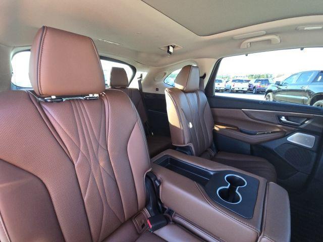 Photo of 2025 White Acura MDX