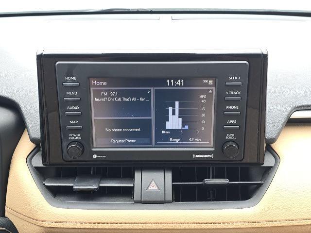 Photo of 2022 White Toyota RAV4