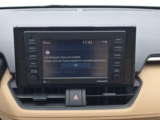 Photo of 2022 White Toyota RAV4
