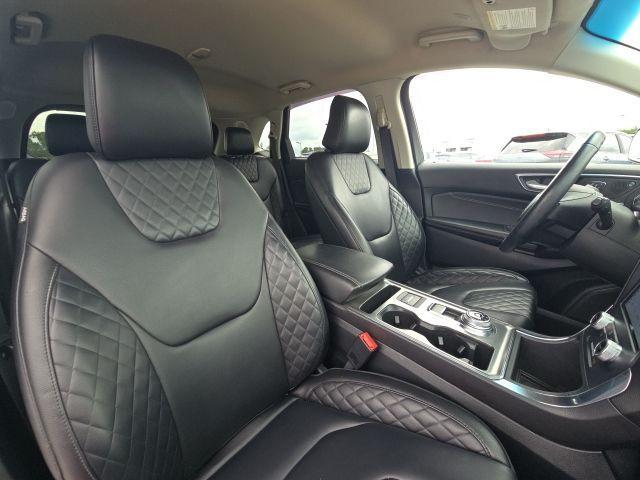 Photo of 2023 Red Metallic Ford Edge