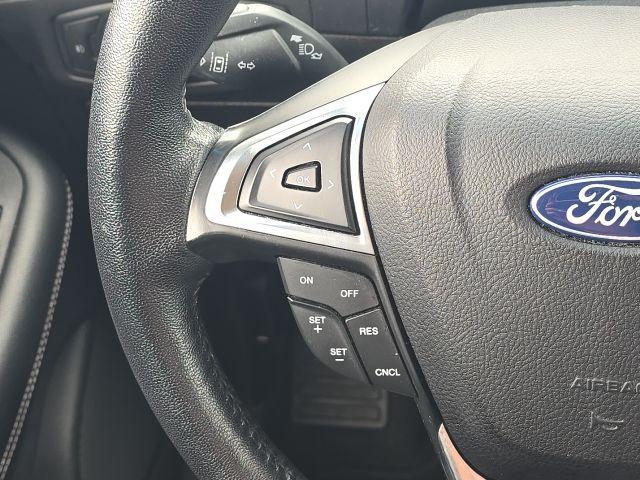Photo of 2023 Red Metallic Ford Edge