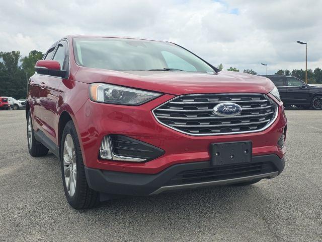 Photo of 2023 Red Metallic Ford Edge
