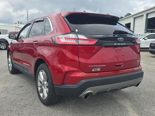 Photo of 2023 Red Metallic Ford Edge