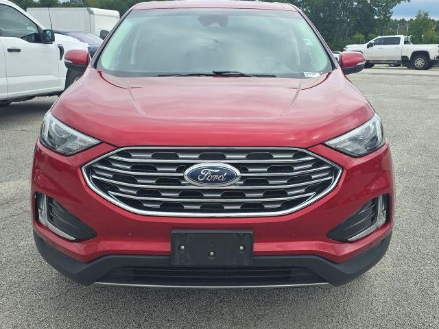 Photo of 2023 Red Metallic Ford Edge