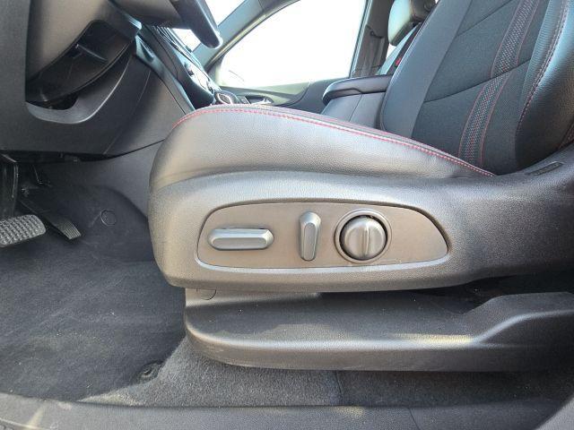 Photo of 2022 Silver Ice Metallic Chevrolet Equinox
