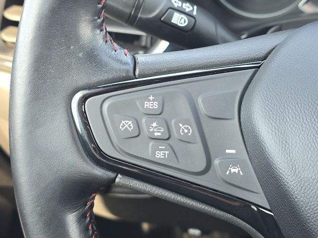 Photo of 2022 Silver Ice Metallic Chevrolet Equinox