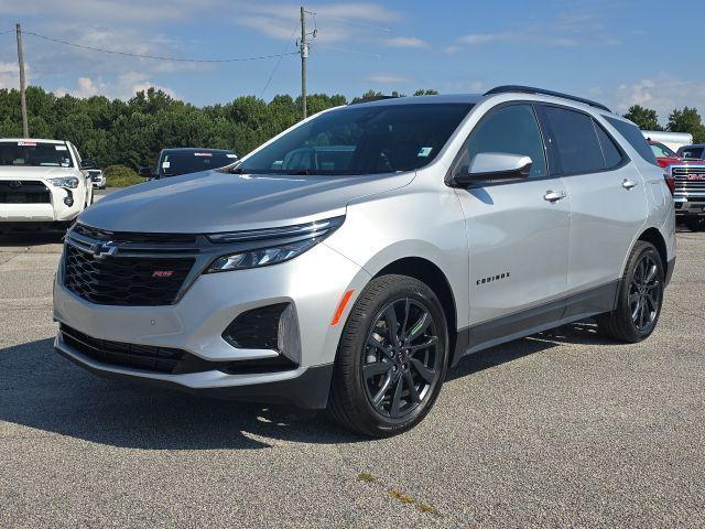 Photo of 2022 Silver Ice Metallic Chevrolet Equinox