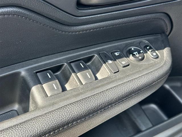 Photo of 2023 Sonic Gray Pearl Honda Odyssey
