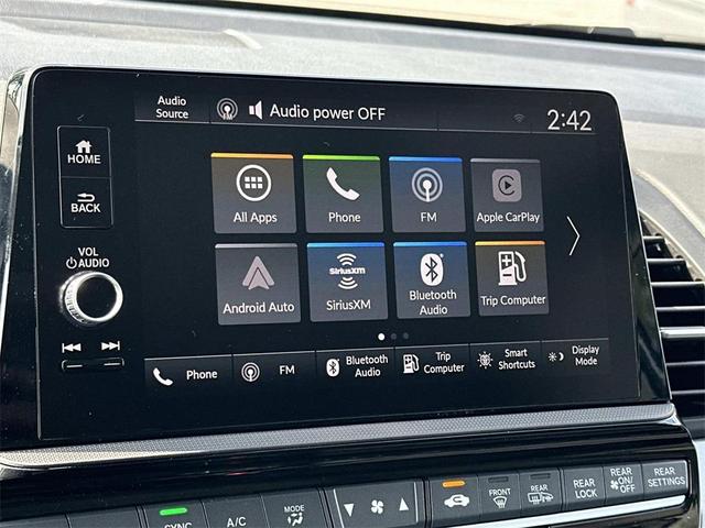 Photo of 2026 Platinum White Pearl Honda Odyssey