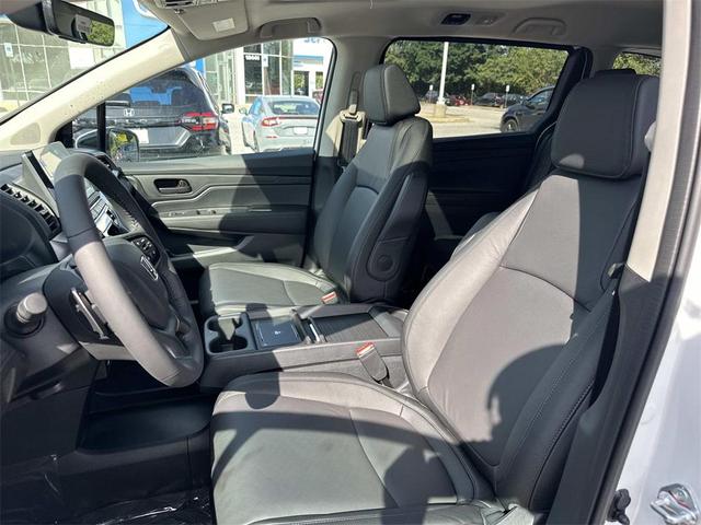 Photo of 2026 Platinum White Pearl Honda Odyssey