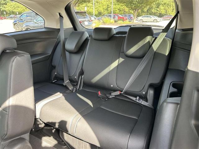 Photo of 2026 Platinum White Pearl Honda Odyssey