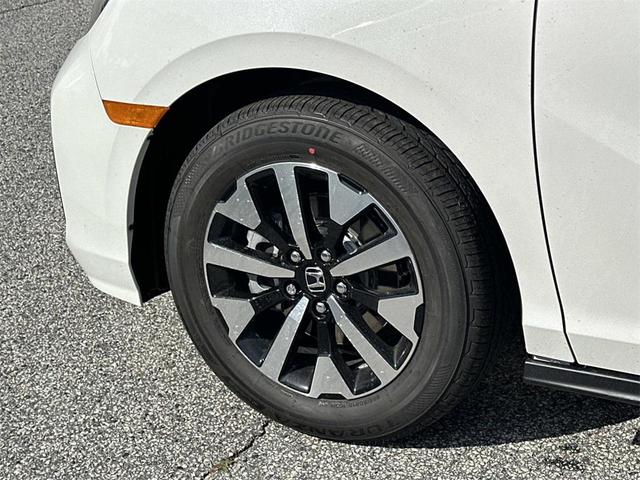 Photo of 2026 Platinum White Pearl Honda Odyssey