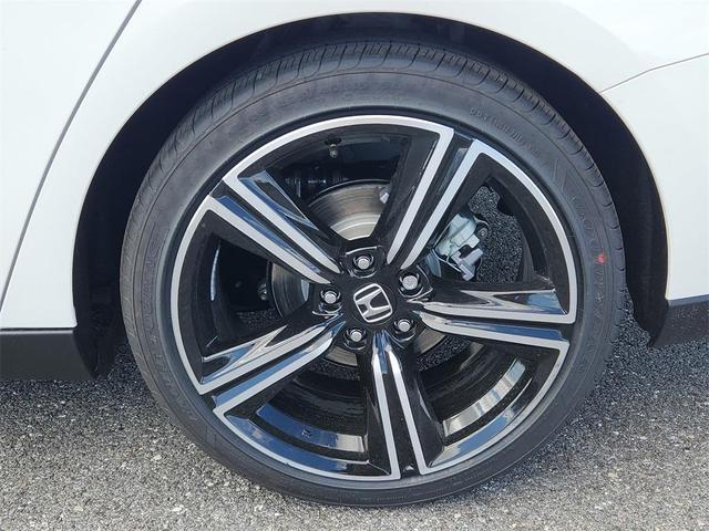 Photo of 2025 Platinum White Pearl Honda Accord Hybrid