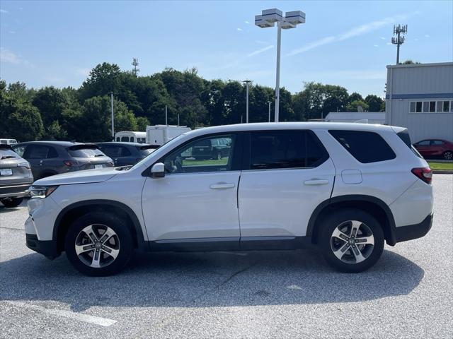 Photo of 2023 Platinum White Pearl Honda Pilot