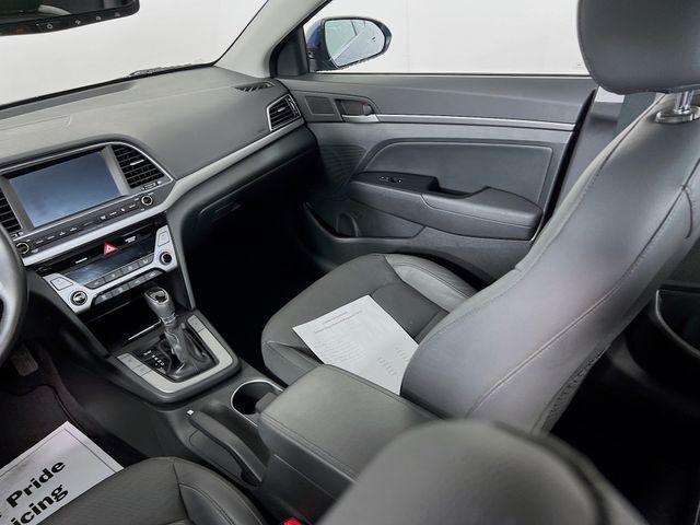 Photo of 2017 Lakeside Blue Hyundai ELANTRA