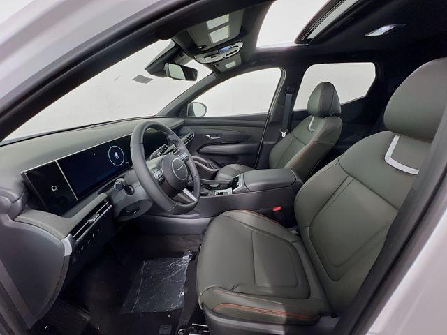 Photo of 2025 Atlas White Hyundai SANTA CRUZ