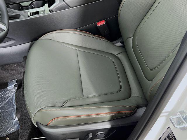 Photo of 2025 Atlas White Hyundai SANTA CRUZ