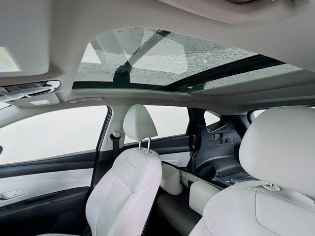 Photo of 2025 Amazon Gray Hyundai TUCSON Hybrid