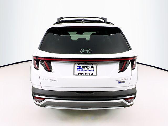 Photo of 2025 Creamy White Pearl Hyundai TUCSON Hybrid