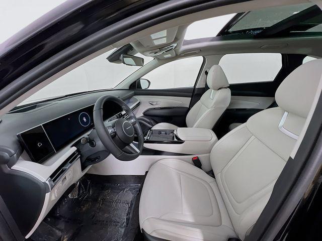Photo of 2025 Ash Black Hyundai TUCSON Hybrid