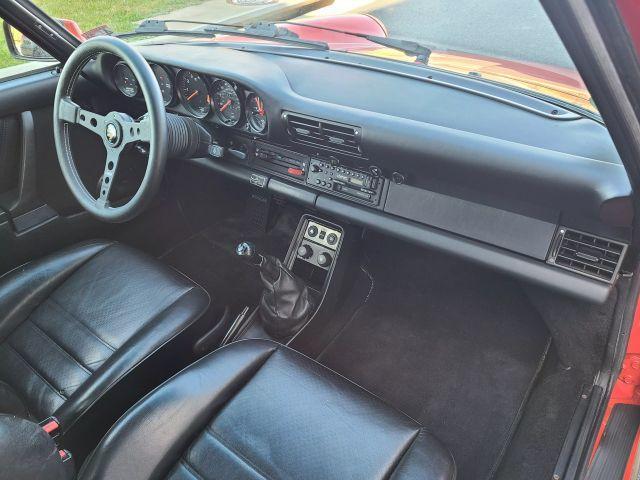 Photo of 1986 Red Porsche 911