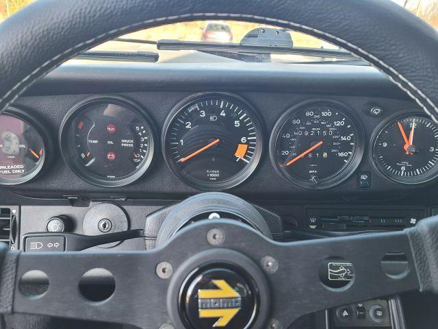 Photo of 1986 Red Porsche 911