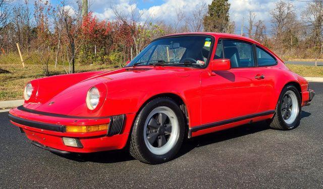 Photo of 1986 Red Porsche 911