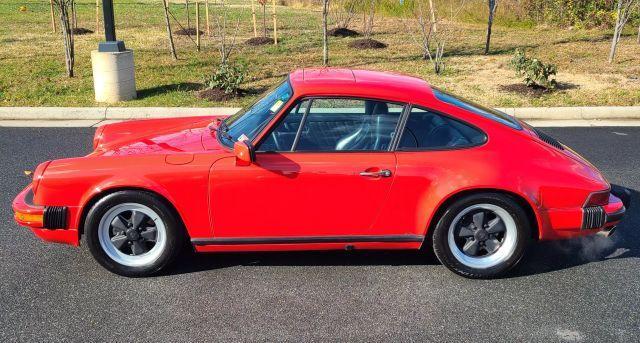 Photo of 1986 Red Porsche 911