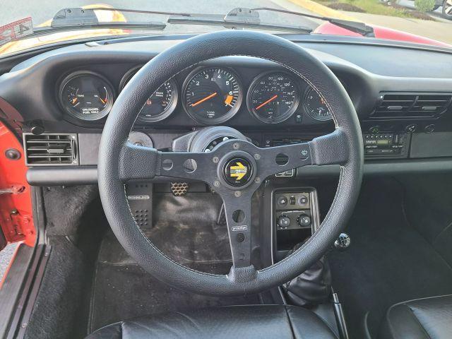 Photo of 1986 Red Porsche 911
