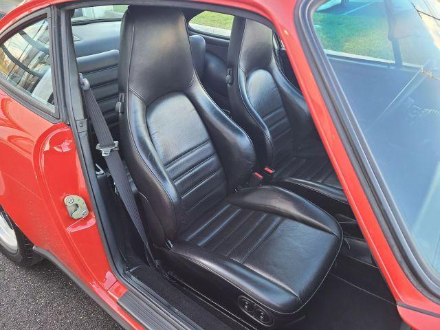Photo of 1986 Red Porsche 911